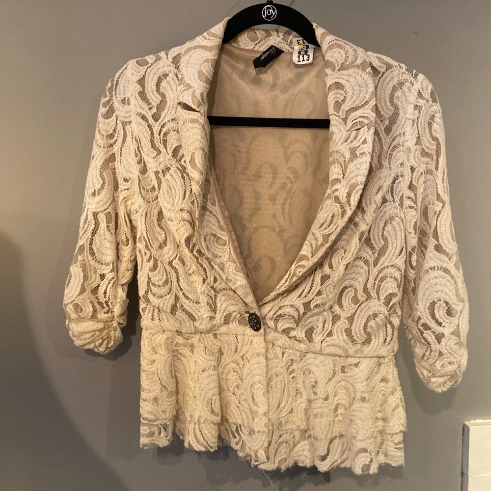 Lightweight lace blazer. Purchased from The Buckle.